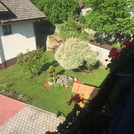 Apartman Kirhouse *